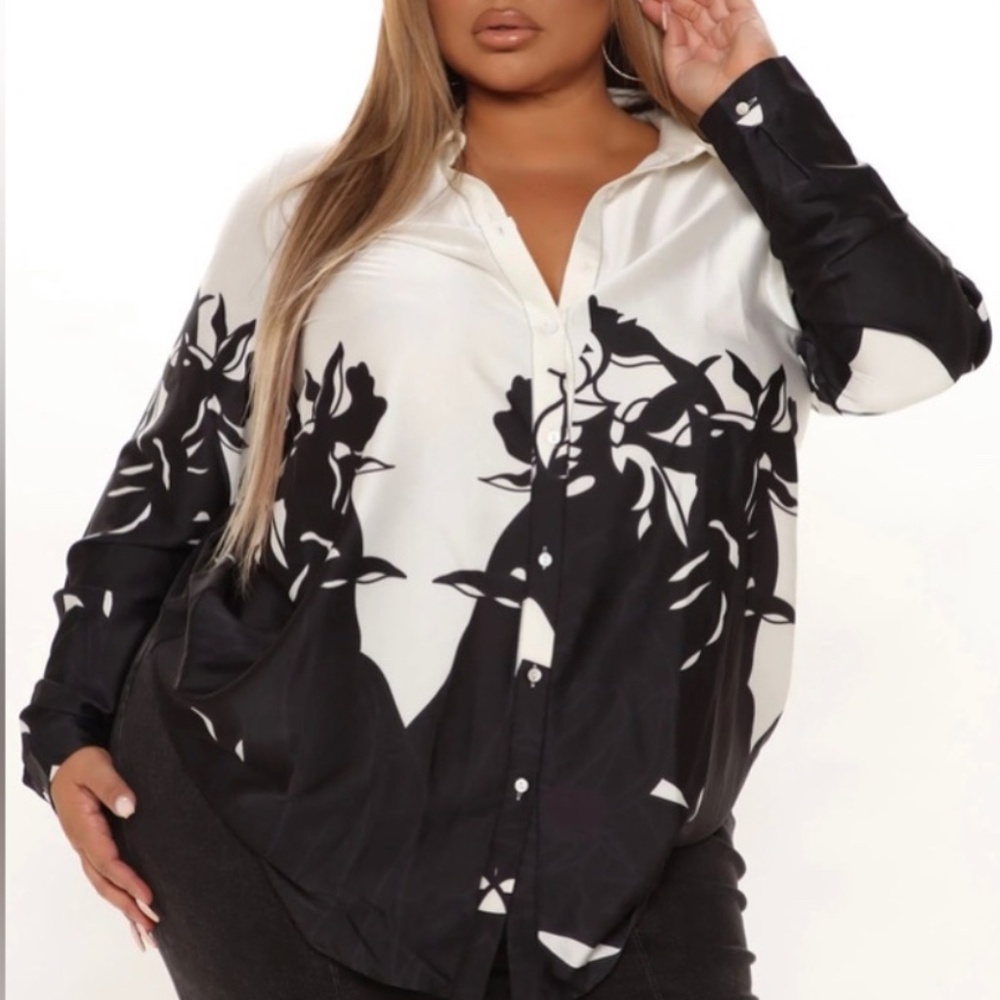 Fashion Nova black and white print shirt in Medium.